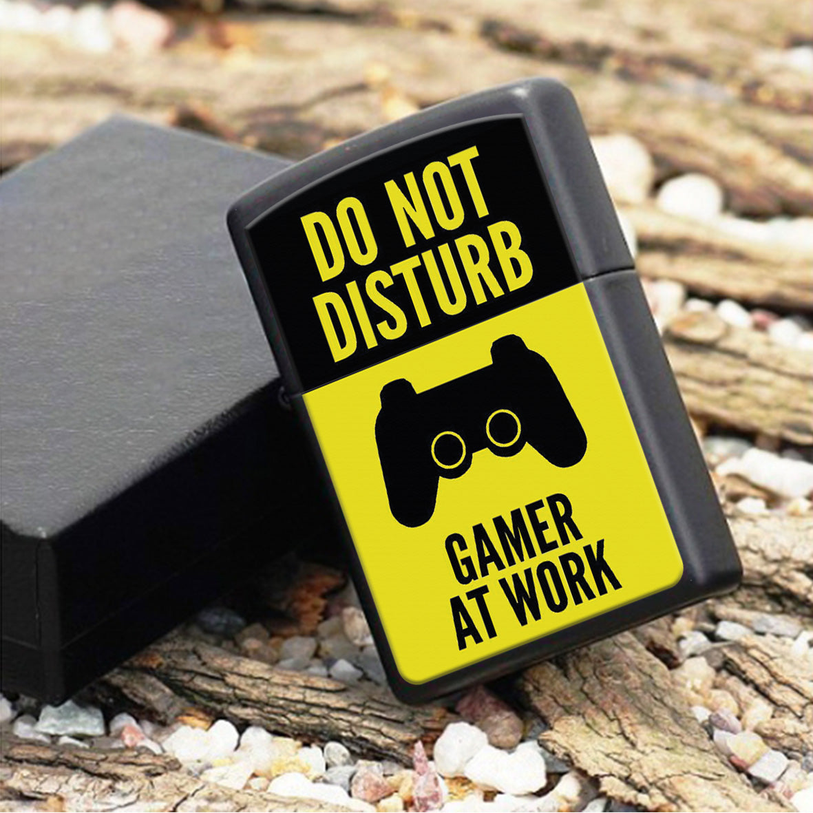 Briquet Do Not Disturb Gamer At Work